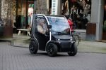 Amsterdam 4 februari 2020
Cor Boonstra met zijn vrouw Hansje Boonstra op de cornelis schuytstraat in hun Biro karretje>