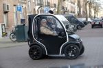 Amsterdam 4 februari 2020
Cor Boonstra met zijn vrouw Hansje Boonstra op de cornelis schuytstraat in hun Biro karretje>