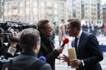 Amsterdam 14 januari 2020
Nieuwjaarsreceptie van Koningin Maxima en Koning Willem Alexander in het paleis op de dam. Hugo de Jonge met schoen van delfts blauw