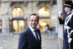 Amsterdam 14 januari 2020
Nieuwjaarsreceptie van Koningin Maxima en Koning Willem Alexander in het paleis op de dam. Hugo de Jonge met schoen van delfts blauw
