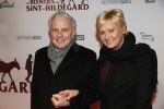 Amsterdam 10 februari 2020
Premiere van de beentjes van Sint Hildegard in Tuschinski met in de hoofdrollen Herman Finkers Johanna ter Steege Leonie ter Braak Ferdi Stofmeel en Daphne Bunskoek .Huub Stapel met zijn vriendin Annemiek  de Vroeg