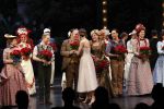 Rotterdam 8 maart 2020
Premiere Hello Dolly in nieuwe Luxor met in de hoofdrollen Simone Kleinsma en Paul de Leeuw . Iris v d Ende brengt de bloemen