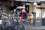Amsterdam 2 maart 2020
Vader Jaap v Zweden onder paraplu