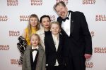 Rotterdam 8 maart 2020
Premiere Hello Dolly in het nieuwe Luxor. Jan Rot met zijn vrouw en kinderen