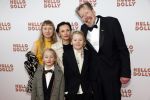 Rotterdam 8 maart 2020
Premiere Hello Dolly in het nieuwe Luxor. Jan Rot met zijn vrouw en kinderen