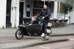 Amsterdam 29 januari 2020
Johnny Heitinga met dochter Jezebel in bakfiets