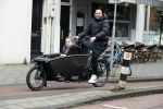 Amsterdam 29 januari 2020
Johnny Heitinga met dochter Jezebel in bakfiets