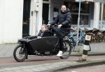 Amsterdam 29 januari 2020
Johnny Heitinga met dochter Jezebel in bakfiets