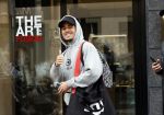 Amsterdam 3 maart 2020
Justin Kluivert met een neef en een vriend op de pc hooftstraat.