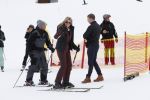 Lech 25 februari 2020
Fotouurtje Koninklijke familie. Aanwezig Koning Willem Alexander Koningin Maxima Prinses Amalia Alexia Ariane Prinses Beatrix Prins Constantijn Prinses laurentien Gravin Eloise Graaf Claus Casimir en Gravin Leonore .