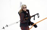 Lech 25 februari 2020
Fotouurtje Koninklijke familie. Aanwezig Koning Willem Alexander Koningin Maxima Prinses Amalia Alexia Ariane Prinses Beatrix Prins Constantijn Prinses laurentien Gravin Eloise Graaf Claus Casimir en Gravin Leonore .