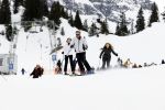 Lech 25 februari 2020
Fotouurtje Koninklijke familie. Aanwezig Koning Willem Alexander Koningin Maxima Prinses Amalia Alexia Ariane Prinses Beatrix Prins Constantijn Prinses laurentien Gravin Eloise Graaf Claus Casimir en Gravin Leonore .