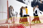 Lech 25 februari 2020
Fotouurtje Koninklijke familie. Aanwezig Koning Willem Alexander Koningin Maxima Prinses Amalia Alexia Ariane Prinses Beatrix Prins Constantijn Prinses laurentien Gravin Eloise Graaf Claus Casimir en Gravin Leonore .