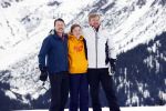 Lech 25 februari 2020
Fotouurtje Koninklijke familie. Aanwezig Koning Willem Alexander Koningin Maxima Prinses Amalia Alexia Ariane Prinses Beatrix Prins Constantijn Prinses laurentien Gravin Eloise Graaf Claus Casimir en Gravin Leonore .