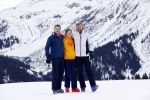 Lech 25 februari 2020
Fotouurtje Koninklijke familie. Aanwezig Koning Willem Alexander Koningin Maxima Prinses Amalia Alexia Ariane Prinses Beatrix Prins Constantijn Prinses laurentien Gravin Eloise Graaf Claus Casimir en Gravin Leonore .