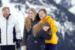 Lech 25 februari 2020
Fotouurtje Koninklijke familie. Aanwezig Koning Willem Alexander Koningin Maxima Prinses Amalia Alexia Ariane Prinses Beatrix Prins Constantijn Prinses laurentien Gravin Eloise Graaf Claus Casimir en Gravin Leonore .