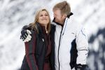 Lech 25 februari 2020
Fotouurtje Koninklijke familie. Aanwezig Koning Willem Alexander Koningin Maxima Prinses Amalia Alexia Ariane Prinses Beatrix Prins Constantijn Prinses laurentien Gravin Eloise Graaf Claus Casimir en Gravin Leonore .