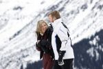 Lech 25 februari 2020
Fotouurtje Koninklijke familie. Aanwezig Koning Willem Alexander Koningin Maxima Prinses Amalia Alexia Ariane Prinses Beatrix Prins Constantijn Prinses laurentien Gravin Eloise Graaf Claus Casimir en Gravin Leonore .