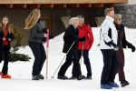 Lech 25 februari 2020
Fotouurtje Koninklijke familie. Aanwezig Koning Willem Alexander Koningin Maxima Prinses Amalia Alexia Ariane Prinses Beatrix Prins Constantijn Prinses laurentien Gravin Eloise Graaf Claus Casimir en Gravin Leonore .