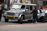 Amsterdam 3 februari 2020
Lil Kleine stapt in zijn mercedes G klasse