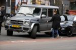 Amsterdam 3 februari 2020
Lil Kleine stapt in zijn mercedes G klasse