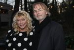 Hilversum 5 januari 2020
Peter Koelewijn krijgt een lintje van Burgemeester Pieter Broertjes.
Event vond plaats in de wisseloord studios. manuela Kemp met haar man Tjerk lammers