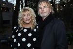 Hilversum 5 januari 2020
Peter Koelewijn krijgt een lintje van Burgemeester Pieter Broertjes.
Event vond plaats in de wisseloord studios. manuela Kemp met haar man Tjerk lammers