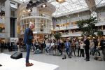 Nieuwegein 9 februari 202
Martien Meiland geeft soort van presentatie bij de woningindustrie.
