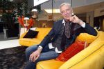 Nieuwegein 9 februari 202
Martien Meiland geeft soort van presentatie bij de woningindustrie.