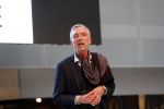 Nieuwegein 9 februari 202
Martien Meiland geeft soort van presentatie bij de woningindustrie.