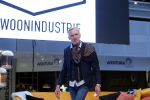 Nieuwegein 9 februari 202
Martien Meiland geeft soort van presentatie bij de woningindustrie.
