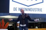 Nieuwegein 9 februari 202
Martien Meiland geeft soort van presentatie bij de woningindustrie.