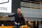 Nieuwegein 9 februari 202
Martien Meiland geeft soort van presentatie bij de woningindustrie.