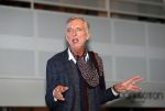 Nieuwegein 9 februari 202
Martien Meiland geeft soort van presentatie bij de woningindustrie.