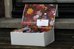 Amsterdam 10 januari 2020
Voor het huis van Matthijs v Nieuwkerk staat een doos met boeken die mensen gratis mee mogen nemen.