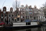 Amsterdam 10 januari 2020
Voor het huis van Matthijs v Nieuwkerk staat een doos met boeken die mensen gratis mee mogen nemen.