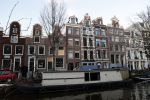 Amsterdam 10 januari 2020
Voor het huis van Matthijs v Nieuwkerk staat een doos met boeken die mensen gratis mee mogen nemen.