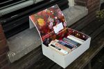 Amsterdam 10 januari 2020
Voor het huis van Matthijs v Nieuwkerk staat een doos met boeken die mensen gratis mee mogen nemen.