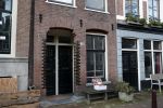 Amsterdam 10 januari 2020
Voor het huis van Matthijs v Nieuwkerk staat een doos met boeken die mensen gratis mee mogen nemen.