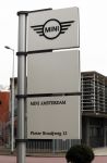 Amsterdam 15 februari 2020
Leontine en Marco Borsato gaan samen naar Mini Amsterdam waar ze voor Leontine een Mini Countryman hebben gekocht.