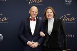 Utrecht 9 februari 2020
Premiere Tina Turner musical in het Beatrix Theater.
Minister Cora v Nieuwenhuizen met partner Bert Wijbenga