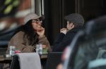 Amsterdam 3 februari 2020
Moise Trustful met haar vriend Kaj v d Voort op terras bij v Dam