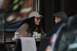 Amsterdam 3 februari 2020
Moise Trustful met haar vriend Kaj v d Voort op terras bij v Dam