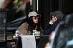 Amsterdam 3 februari 2020
Moise Trustful met haar vriend Kaj v d Voort op terras bij v Dam