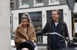 Amsterdam 29 februari 2020
Monica Geuze met haar nieuwe vriend Robbert Kroese op de pc hooftstraat.