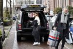 Amsterdam 13 februari 2020
Ruud de Wild en Olcay Gulsen komen met koffers aan bij het huis van Olcay. Olcay was naar istanbul geweest voor opnames en Ruud heeft haar opgehaald op schiphol.
