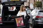 Amsterdam 13 februari 2020
Ruud de Wild en Olcay Gulsen komen met koffers aan bij het huis van Olcay. Olcay was naar istanbul geweest voor opnames en Ruud heeft haar opgehaald op schiphol.
