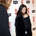 Hilversum 9 maart 2020
Uitreiking Buma awards in studio 21 op het mediapark. Pepijn Lanen en zijn vrouw Coco op loper metb hun baby