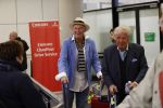 Schiphol 28 februari 2020
Aankomst Willibrord Frequin Barry Stevens Gerard Cox en Peter Faber op schiphol na de opnames van hun programma beter laat dan nooit.
