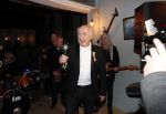 Hilversum 5 januari 2020
Peter Koelewijn krijgt een lintje van Burgemeester Pieter Broertjes.
Event vond plaats in de wisseloord studios.